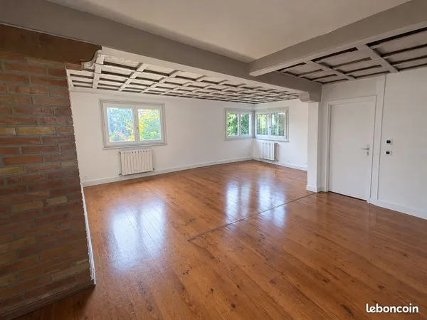 Appartement de 83 m² - grande terrasse privative - refait à neuf - petite copropriété