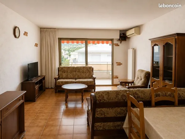 Appartement 3 pieces en dernier etage,cave et parking