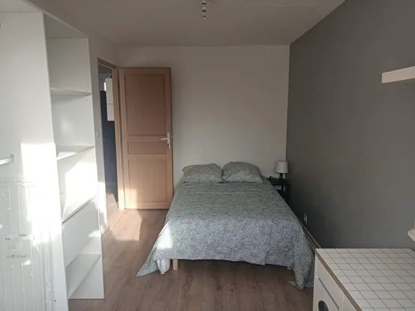 Chambre en colocation avec femme de menage !