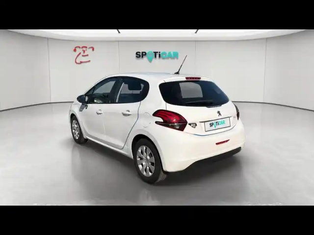 Peugeot 208 1.2 puretech 68ch e6.c like 5p — photo 3