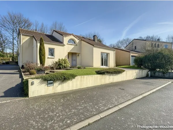 Très jolie maison familiale à vendre à Cholet - 5 pièces, piscine et garage