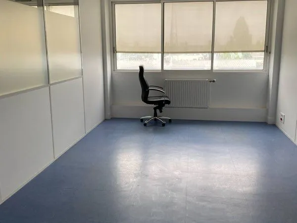 Bureaux de 22 m2 ZA Trappes Elancourt