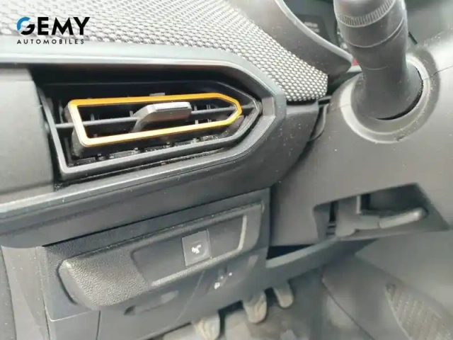 Dacia Sandero tce 90 - 22 — photo 13