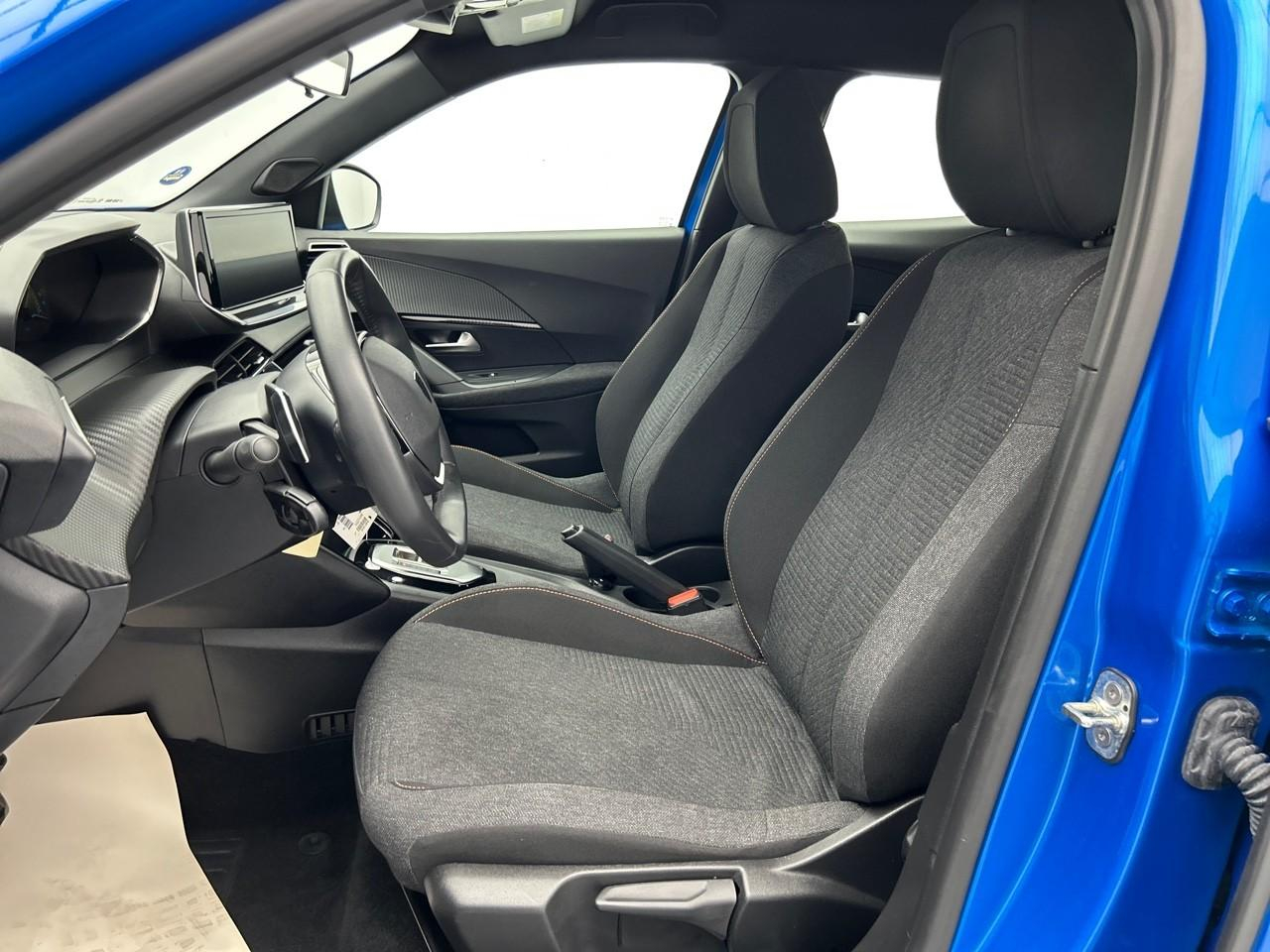 Peugeot 2008 hybrid 136 e-dcs6 style — photo 10