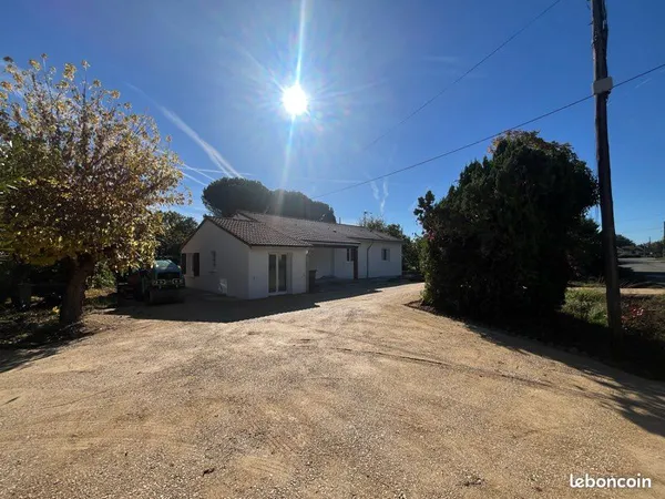 Villa avec parc arboré et terrain divisible