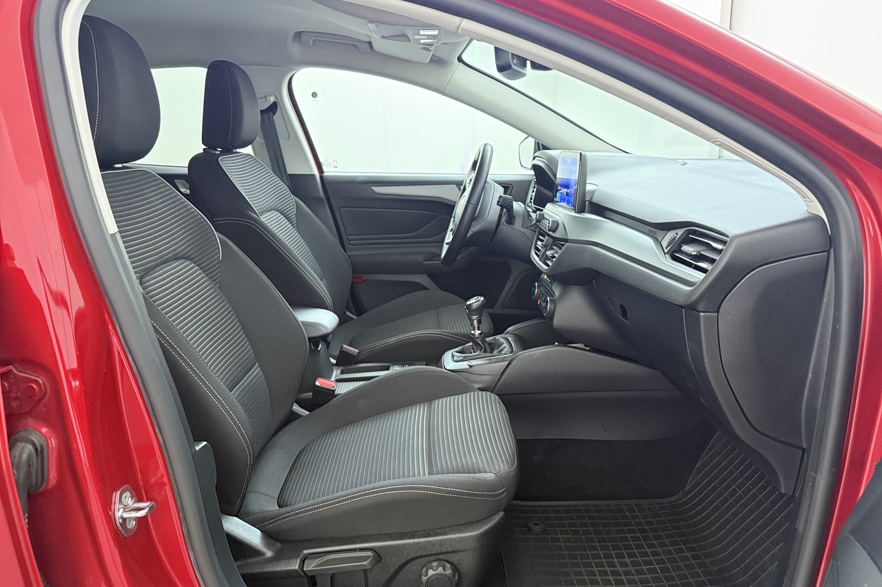 Ford Focus SW — photo 7