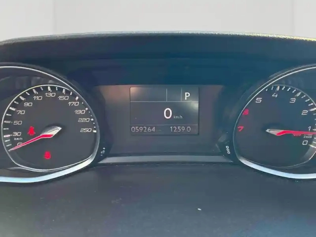 Peugeot 308 1.2 puretech 130ch s&amp;s allure eat8 — photo 13