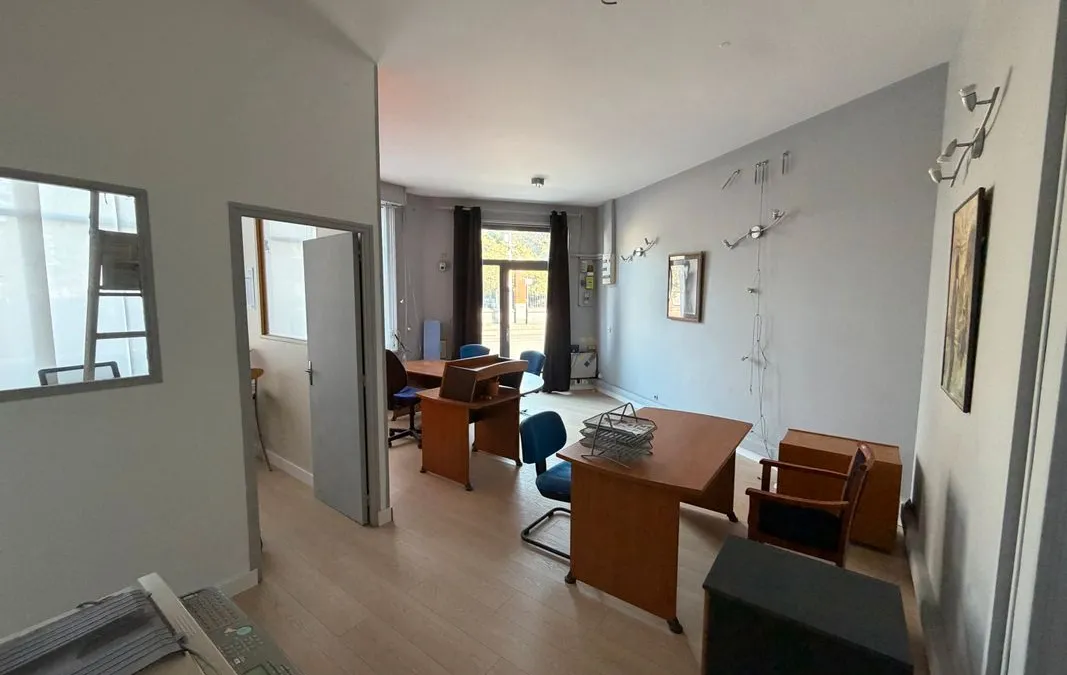 Photo 1
