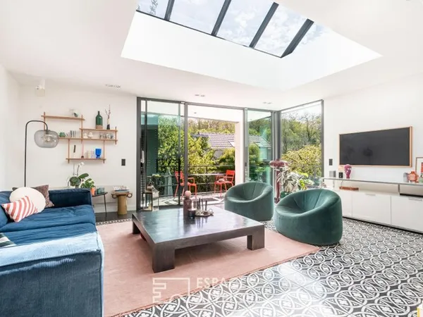 Meulière avec extension contemporaine et jardin