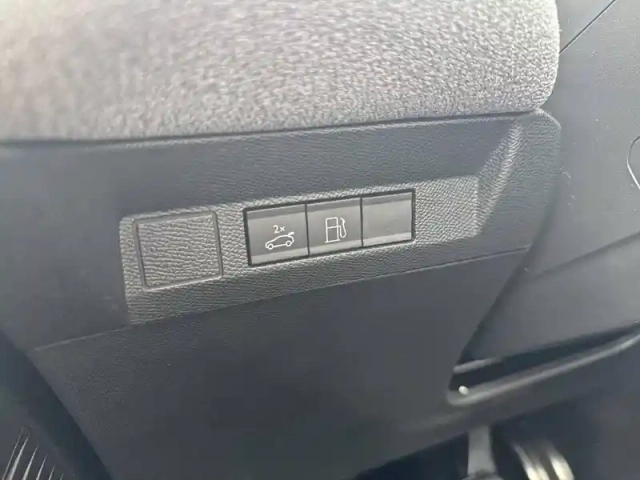 Citroën C5 Aircross hybride rechargeable 225 ch e-eat7 — photo 20