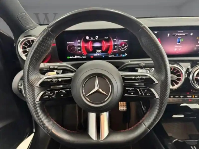 Mercedes Classe A 200 d amg line — photo 12