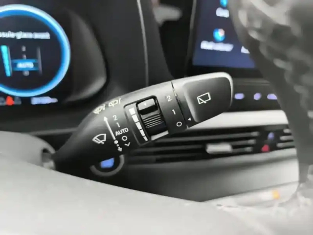 Hyundai Bayon 1.0 t-gdi 100 hybrid 48v creative — photo 17