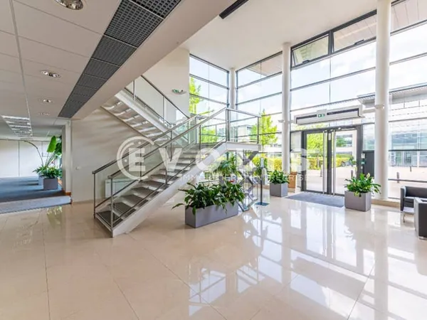 Bureaux 2551 m²