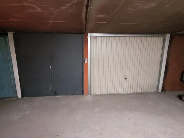 Location 2 box mitoyens 10 et 13 m²