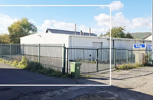 Hangar 150 m2 sur terrain 457 m2