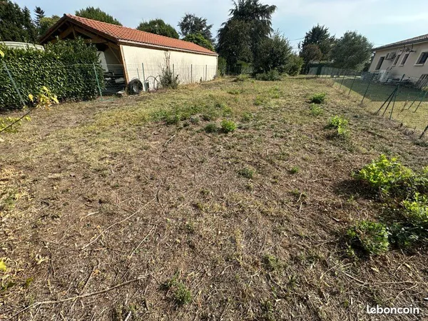 Terrain constructible d'environ 500m2 avec CU