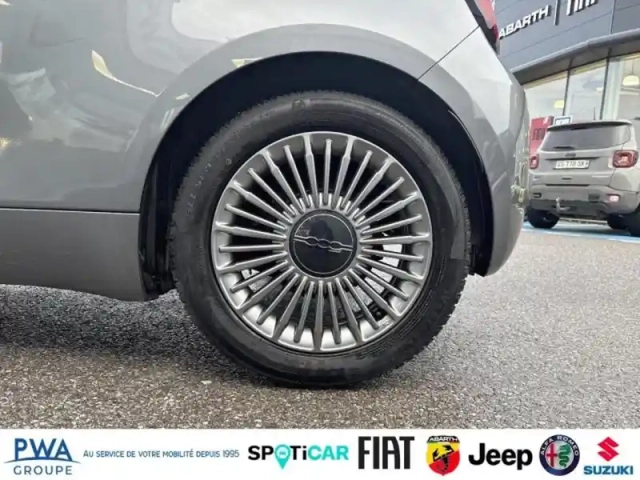 Fiat 500 e 118ch pack confort my23 — photo 11