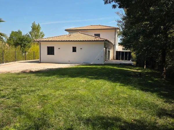 Maison 90m² avec 200m² de terrain