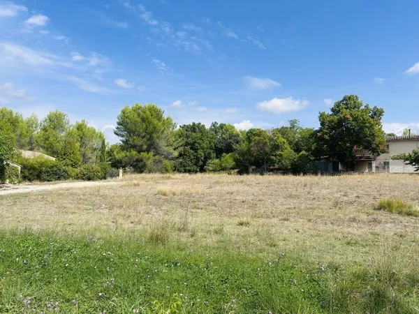Terrain 1000 m²