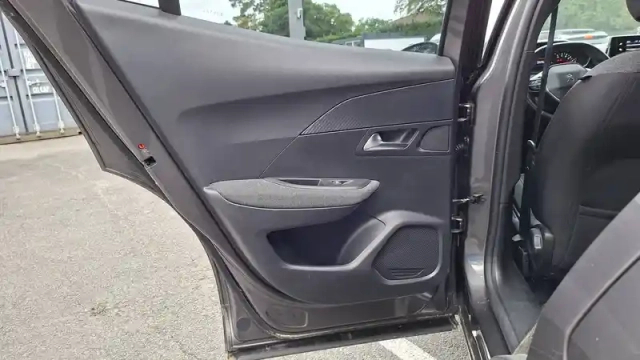 Peugeot 2008 puretech 100 s&amp;s bvm6 — photo 33