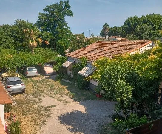 Lunel ensemble immobilier 8 appartements + 5 garages
