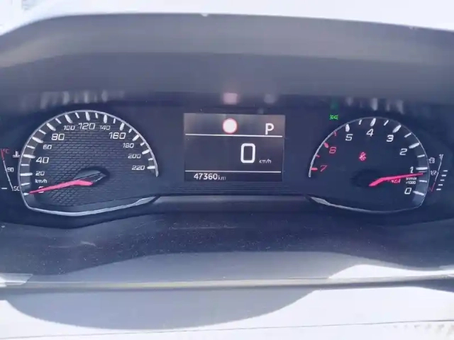Peugeot 2008 puretech 130 s&amp;s eat8 — photo 10