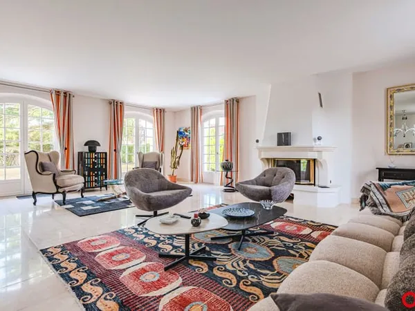 Maison 7 pièces 220 m²