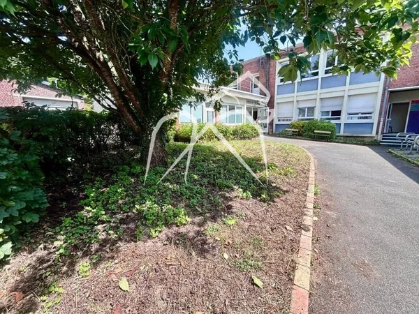 Local commercial 153 m²