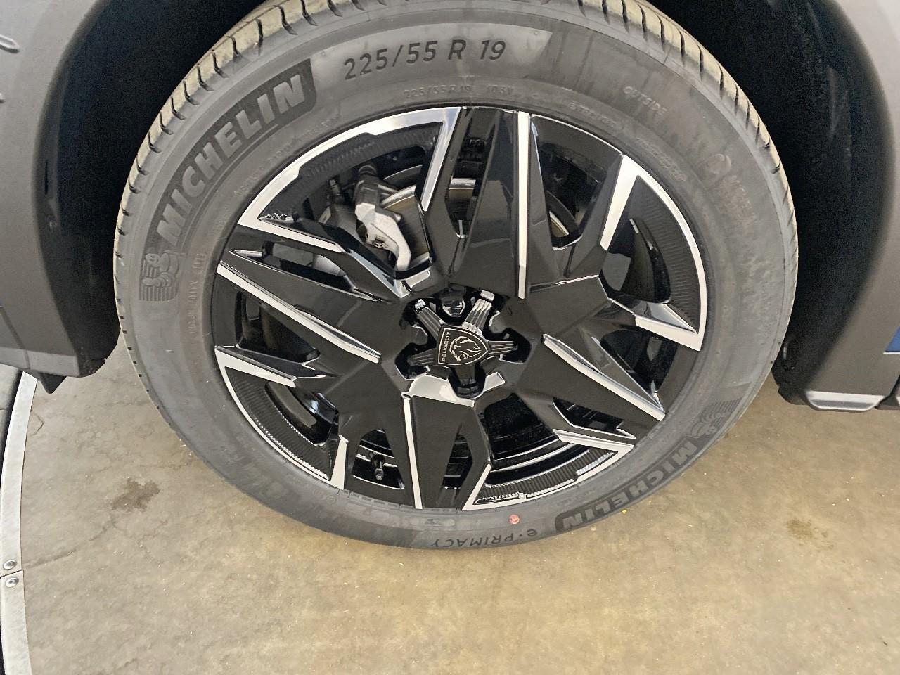 Peugeot 3008 hybrid 145 e-dcs6 gt — photo 11