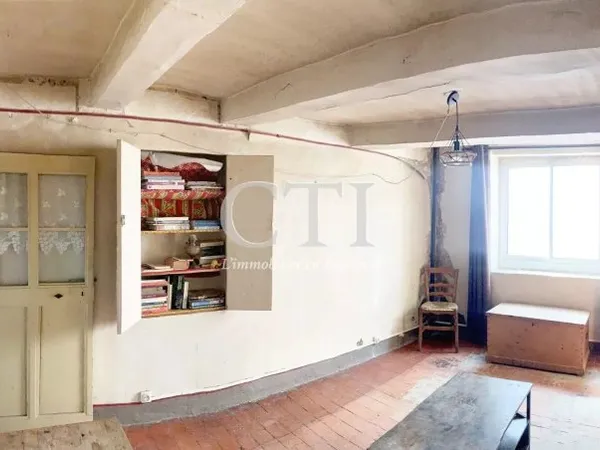 Jolie Maison de Village à Rénover - Potentiel Exceptionnel au coe