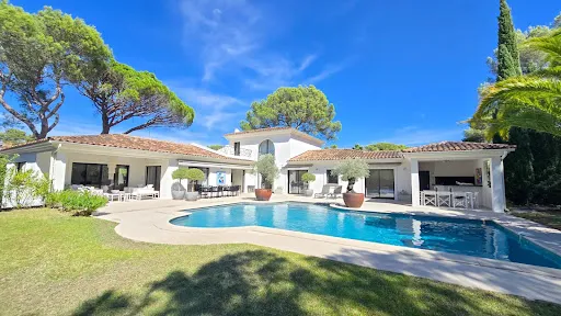Villa 7 pièces 270 m²