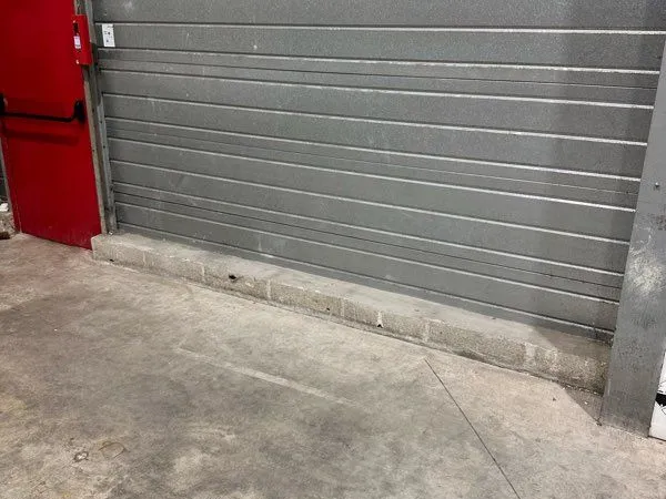 Place de parking moto sécurisée