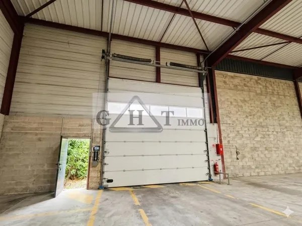 ENTREPÔT INDÉPENDANT À LOUER - 688 M² - CESSON (77240)