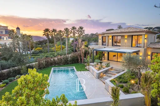 Villa 7 pièces 575 m²