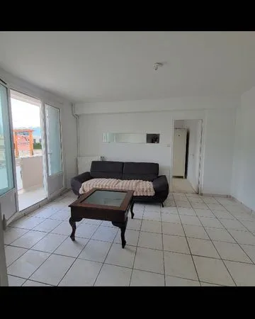 A louer T2 45 m2 avec grand balcon parking privé et cava