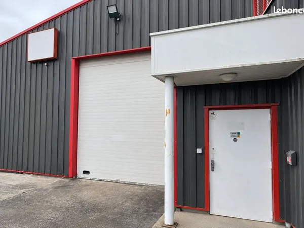 Entrepôt / local d'activité 653 m² - bâtiment indépendant - Milly-la-Forêt