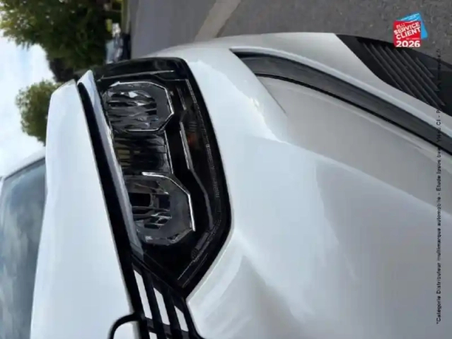 Peugeot 2008 e- 136ch allure pack — photo 13