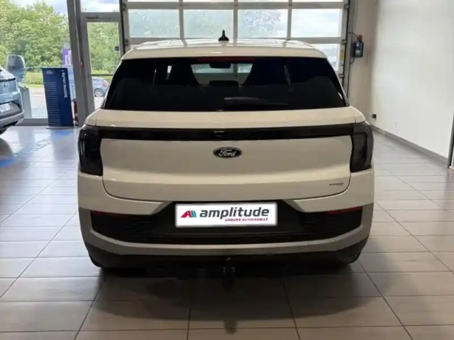 Ford Explorer 286ch extended range 79kwh pack premium rwd — photo 6