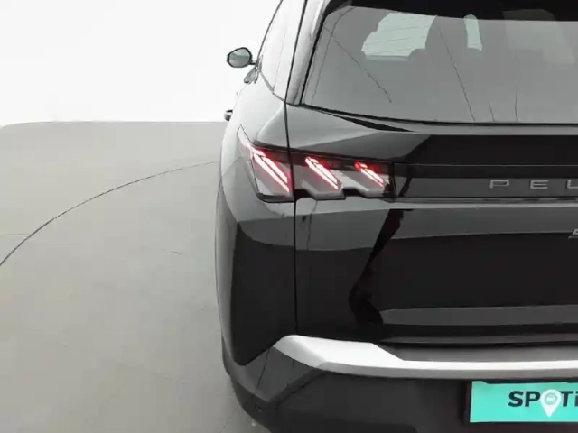 Peugeot 5008 hybrid 145 e-dcs6 — photo 17