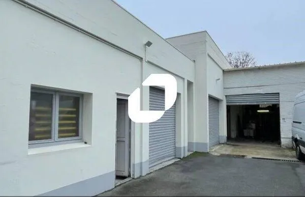 Local d'activité 862 m²