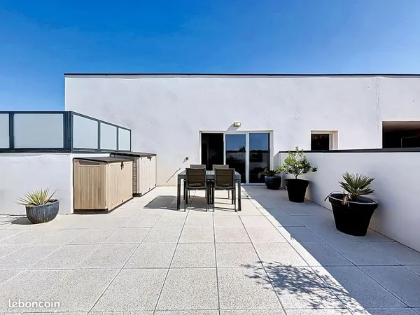 Appartement standing Vias | 93 m² terrasse + parking | calme commerces