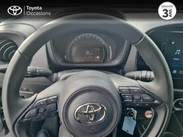 Toyota Aygo x 1.0 vvt-i 72ch dynamic s-cvt my24 — photo 13