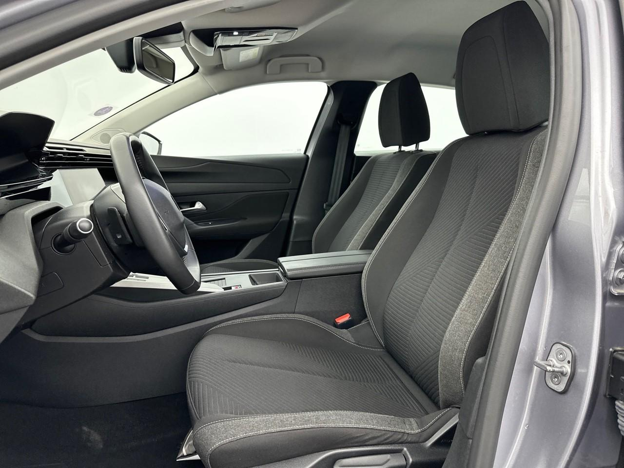 Peugeot 308 sw puretech 130ch s&s eat8 active pack — photo 9