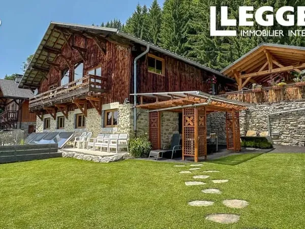 Ferme et appartement rénovés avec vue imprenable sur Samoëns, le Grand Massif et le Mont Blanc