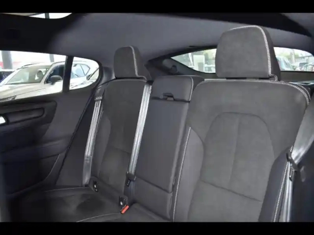 Volvo C40 recharge twin 408ch ultimate awd — photo 10