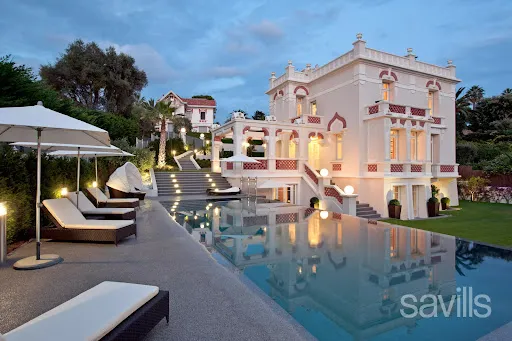 Villa 307 m²