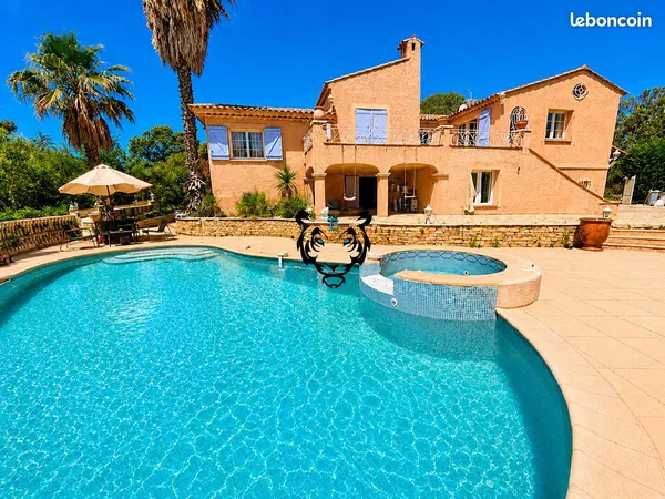 Villa 8 pièces 237 m²