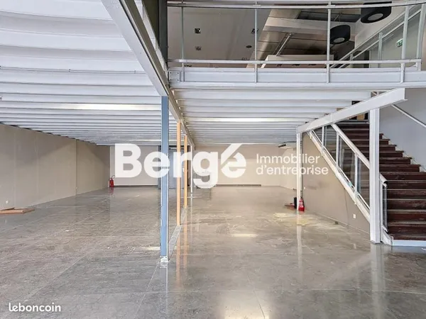 Local commercial 450 m²