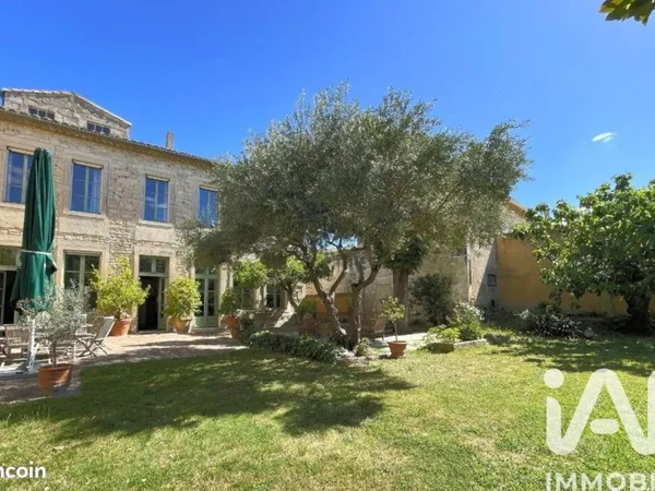 Maison 9 pièces 302 m²