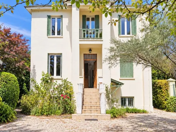 GRENOBLE BAJATIÈRE - Maison individuelle 107m² sur 1 128m²